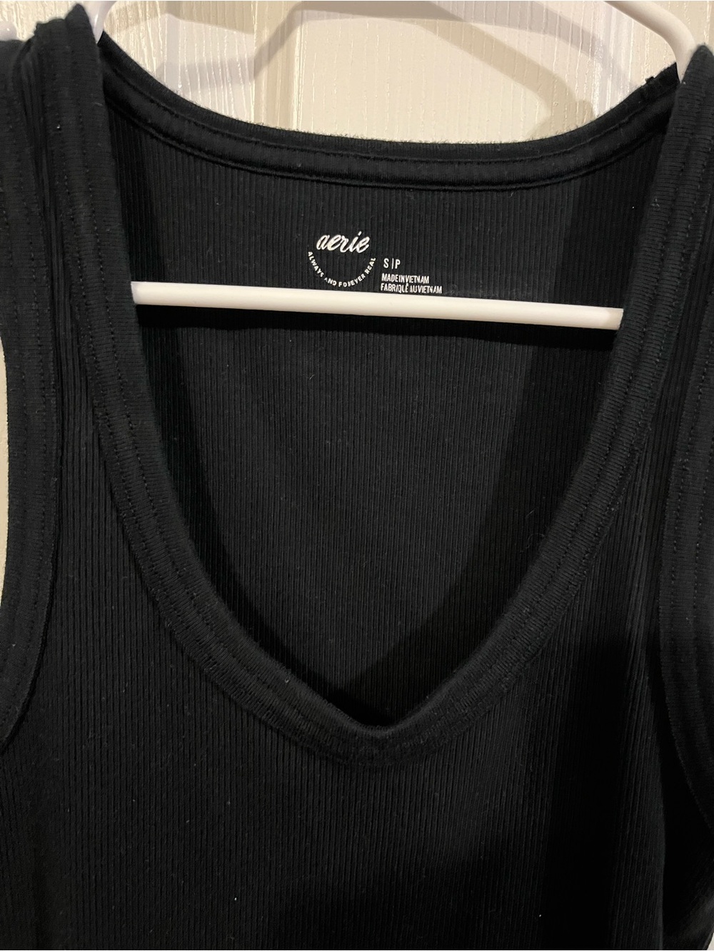 aerie Black Ribbed Scoop Tank - Picture 2 of 3
